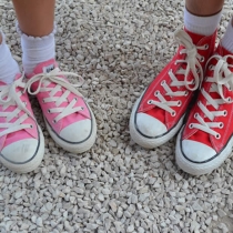 feet-converse-shoes